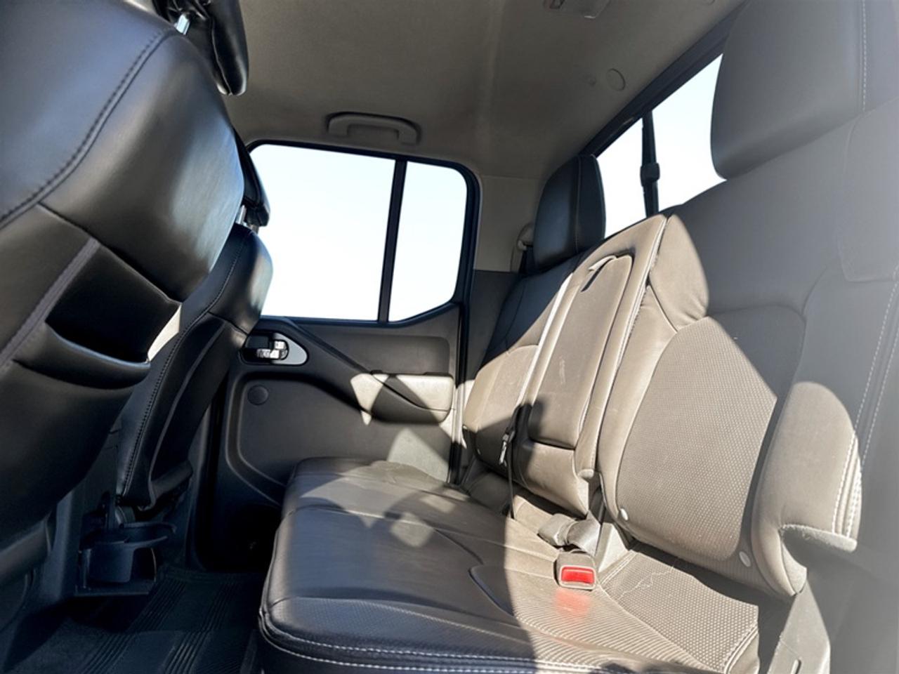 2015 Nissan Frontier PRO-4X w/Leather Pkg  *CLEAN CARFAX* Photo