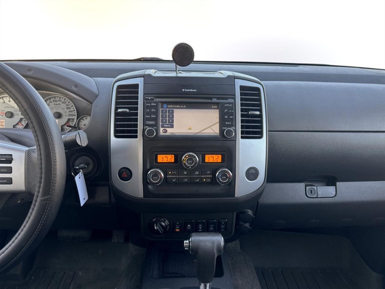 2015 Nissan Frontier PRO-4X w/Leather Pkg  *CLEAN CARFAX* Photo