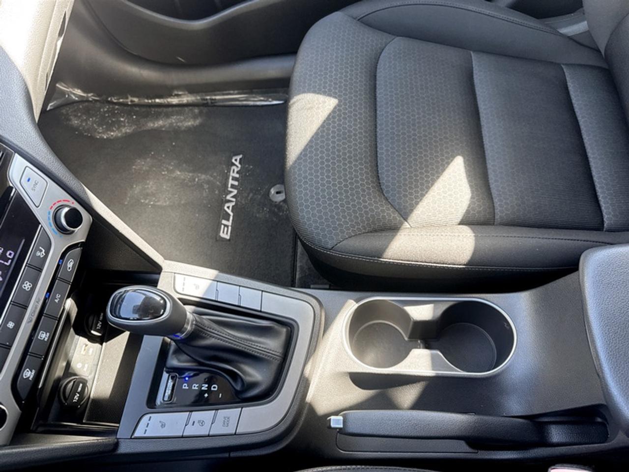 2017 Hyundai Elantra GLS  **GREAT MILEAGE** Photo