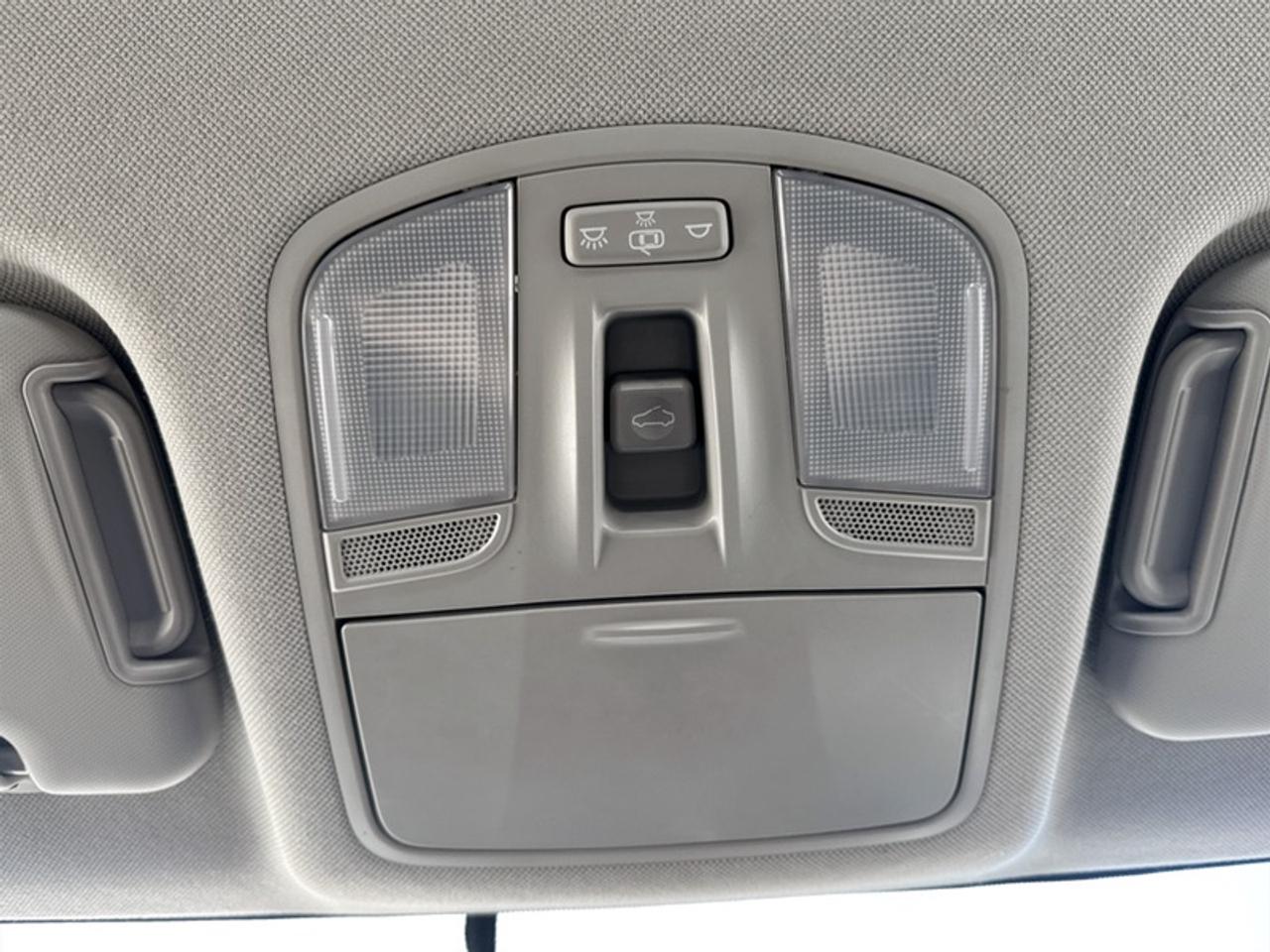 2017 Hyundai Elantra GLS  **GREAT MILEAGE** Photo