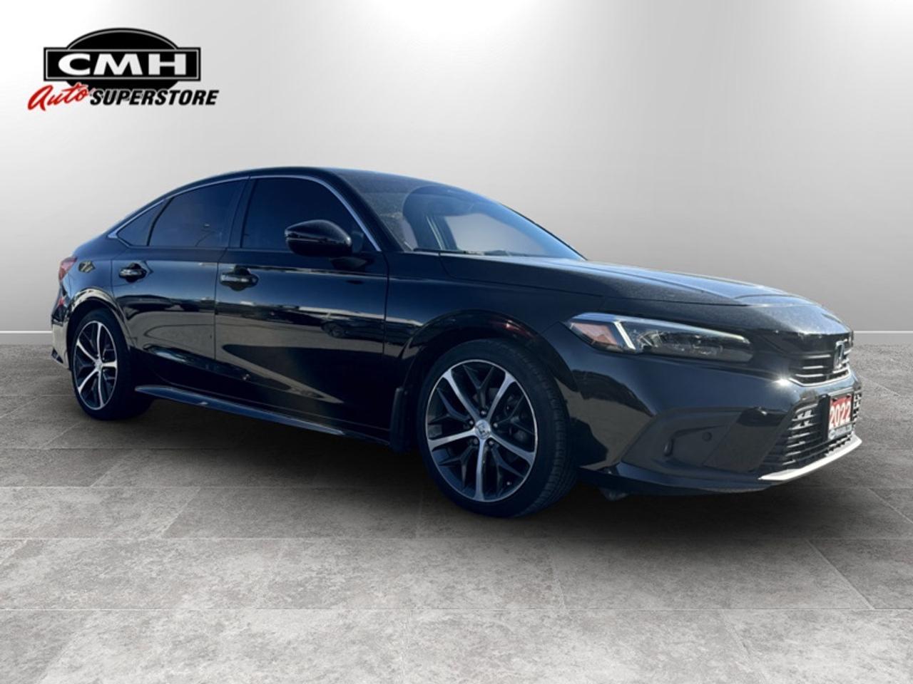 2022 Honda Civic Sedan Touring  **VERY LOW KMS** Photo