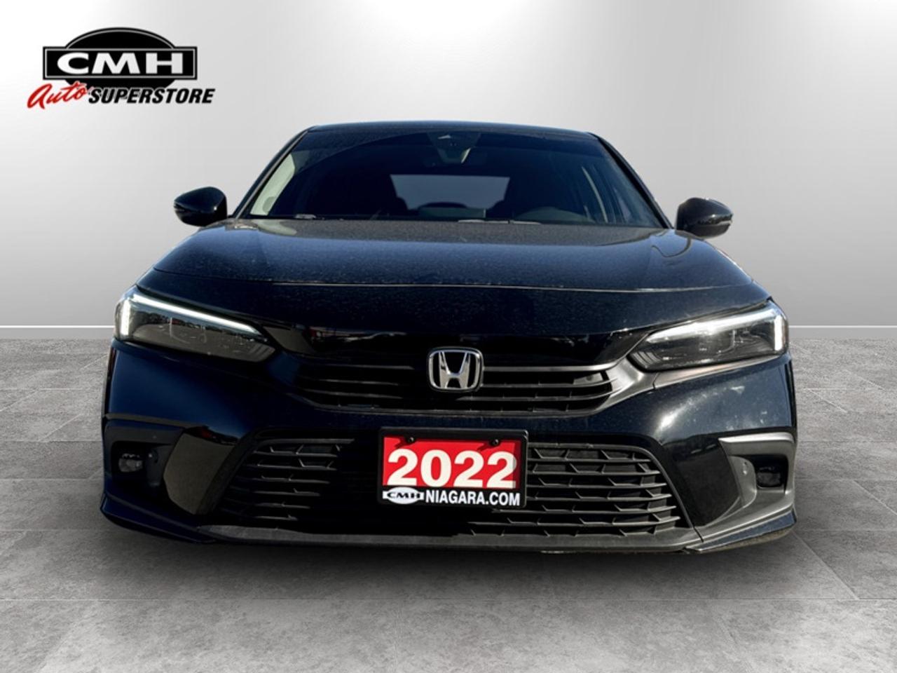 2022 Honda Civic Sedan Touring  **VERY LOW KMS** Photo
