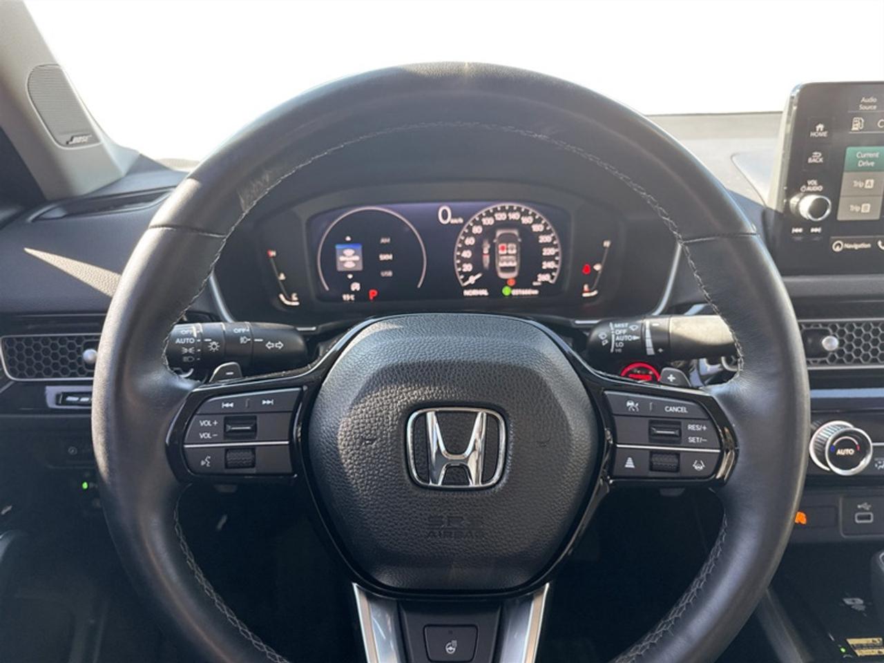 2022 Honda Civic Sedan Touring  **VERY LOW KMS** Photo