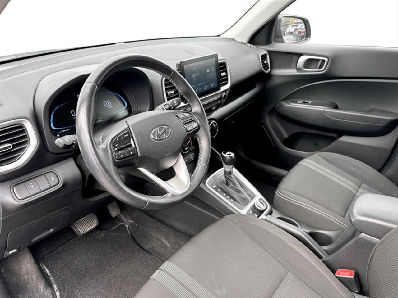 2023 Hyundai Venue Preferred w/Two-Tone Photo