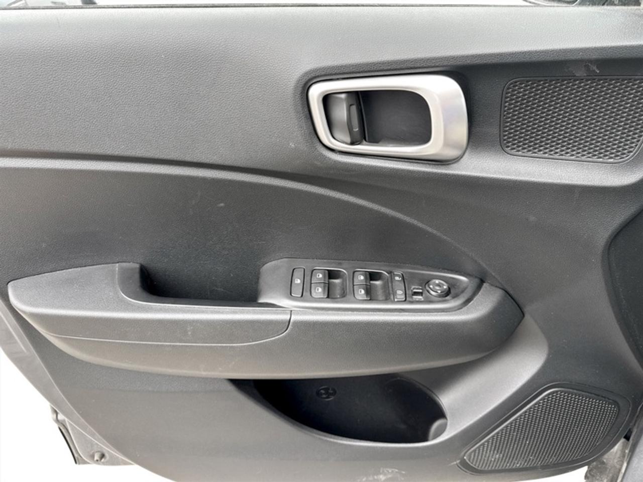 2023 Hyundai Venue Preferred w/Two-Tone Photo