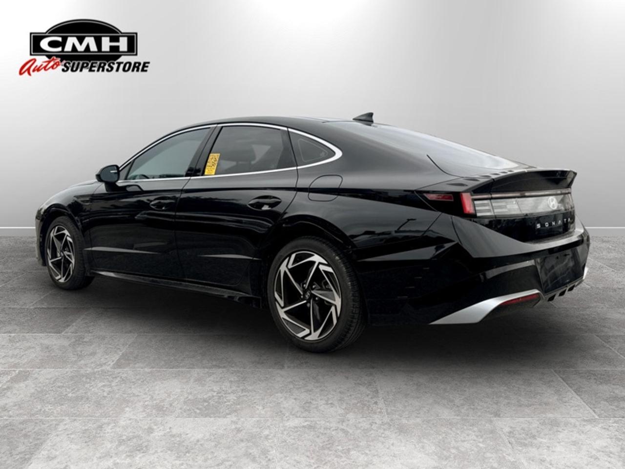 2025 Hyundai Sonata Preferred-Trend Photo3