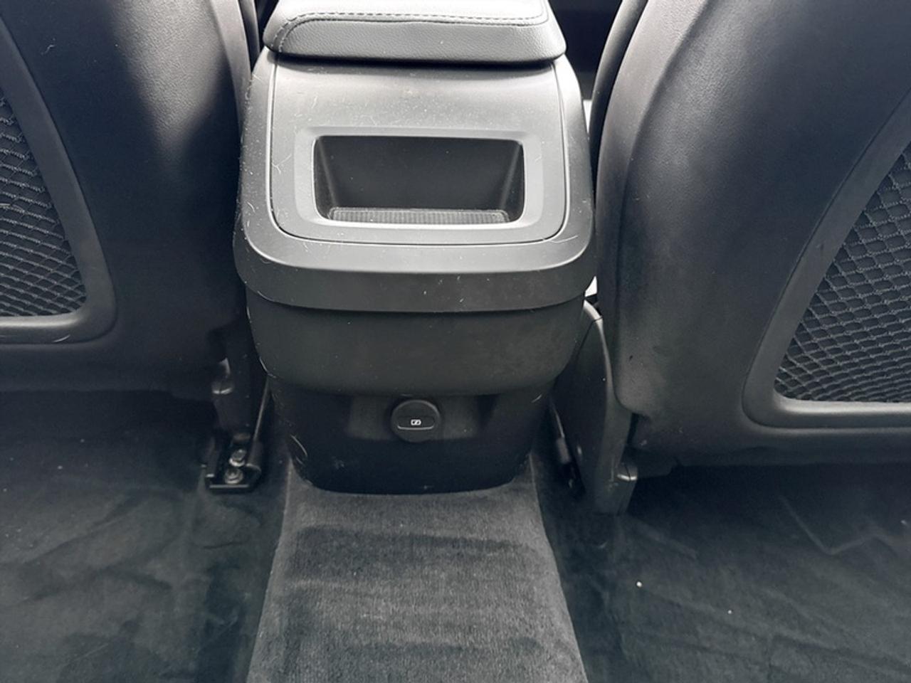 2023 Volvo XC60 B6 Core Photo