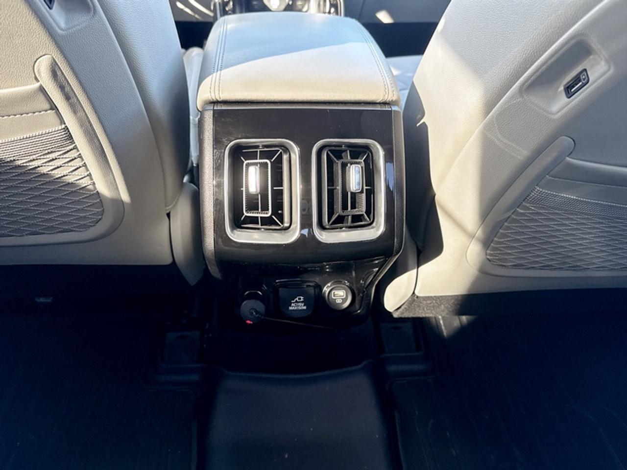 2022 Kia Sorento Plug-In Hybrid SX Prestige Photo
