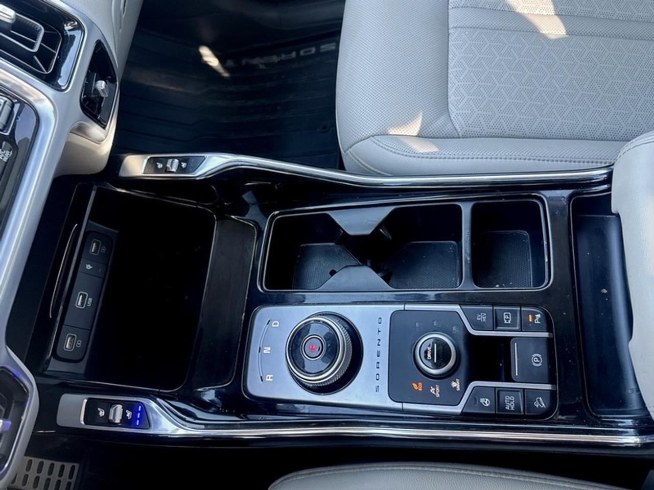 2022 Kia Sorento Plug-In Hybrid SX Prestige Photo