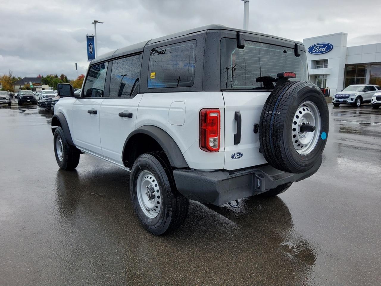 2026 Ford Bronco Base Photo