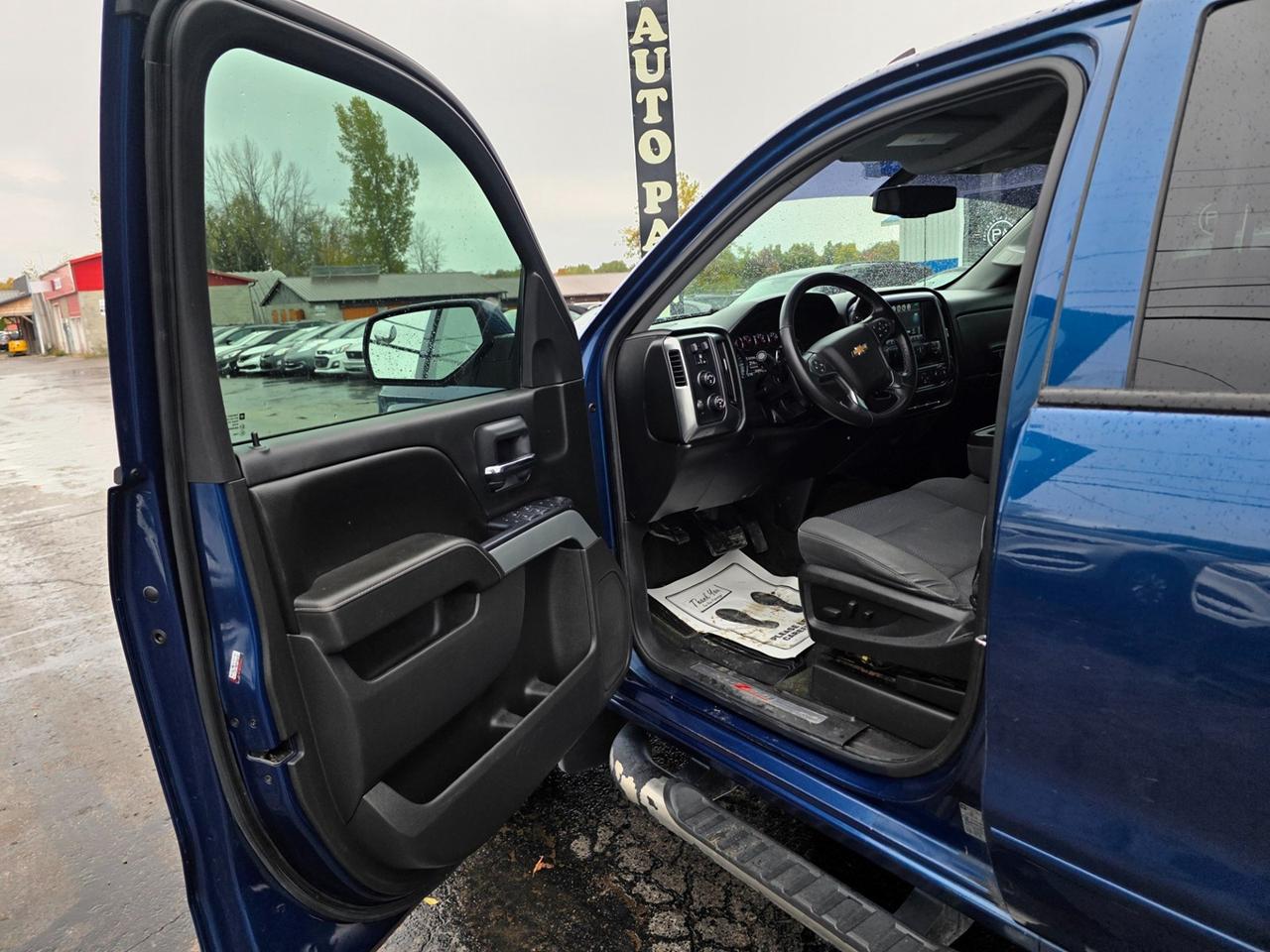 2017 Chevrolet Silverado 1500 LT Photo
