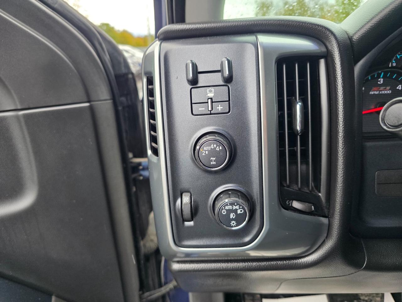 2017 Chevrolet Silverado 1500 LT Photo