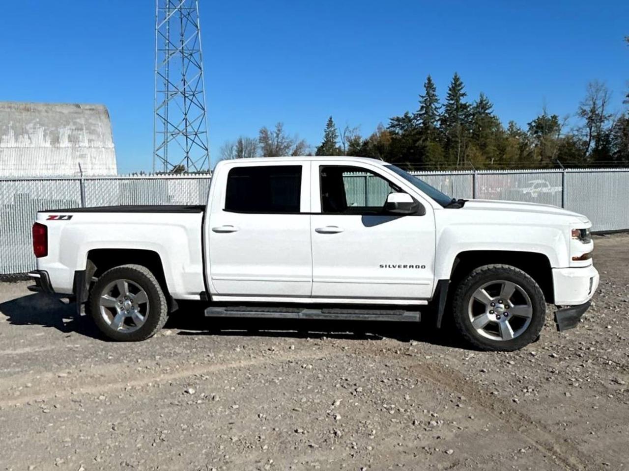 2017 Chevrolet Silverado 1500 LT Photo