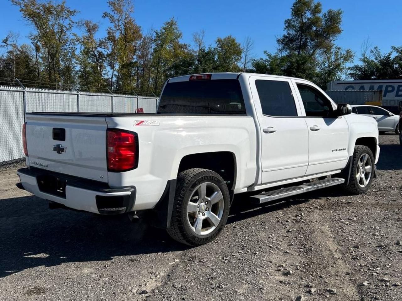 2017 Chevrolet Silverado 1500 LT Photo4
