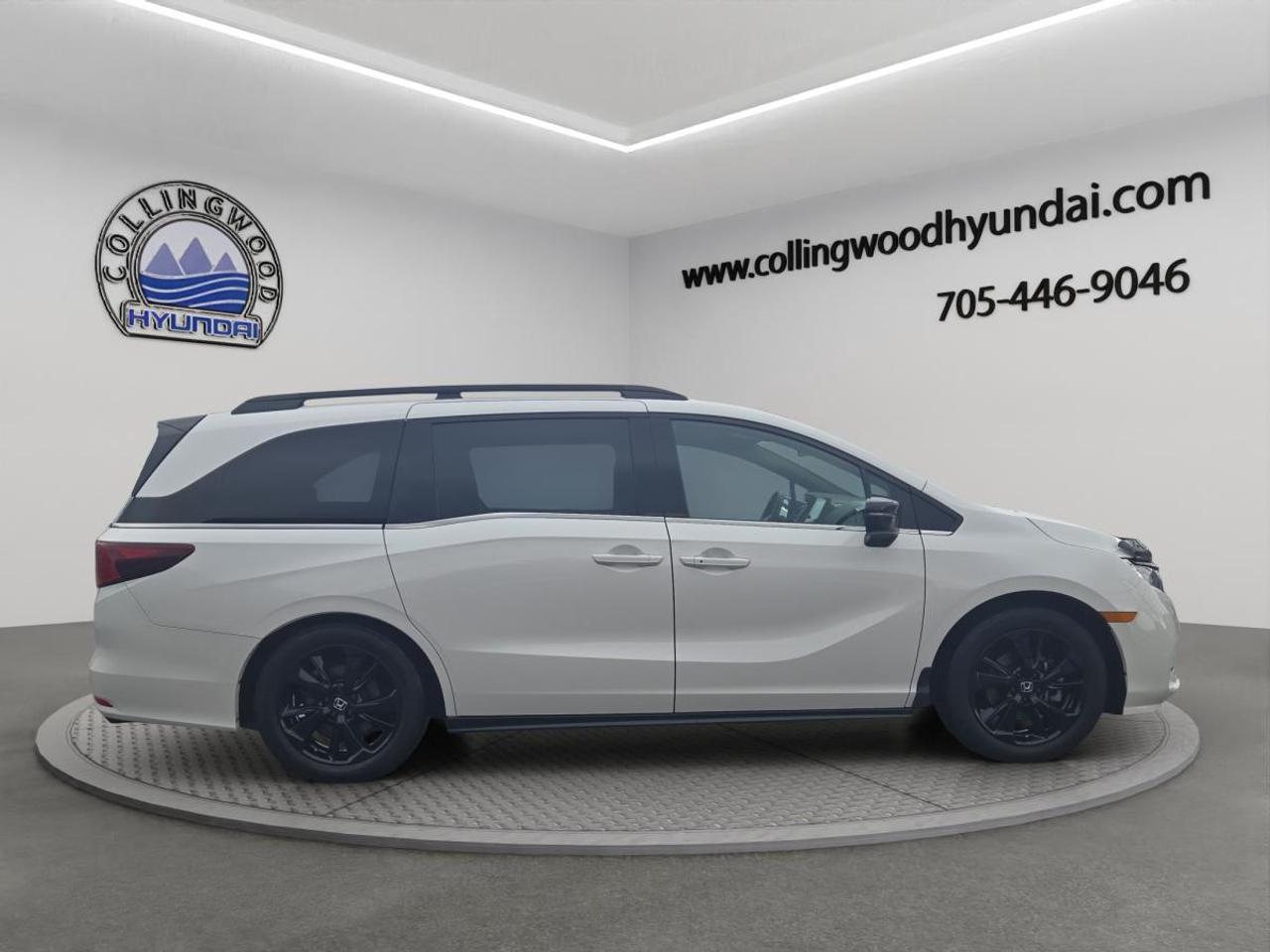 2023 Honda Odyssey Black Edition Photo