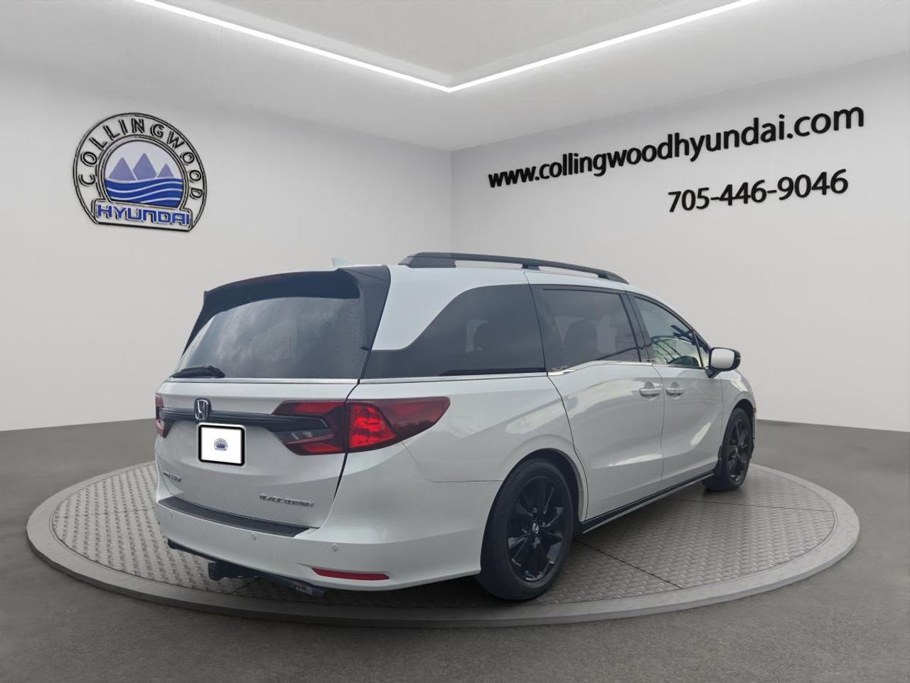 2023 Honda Odyssey Black Edition Photo