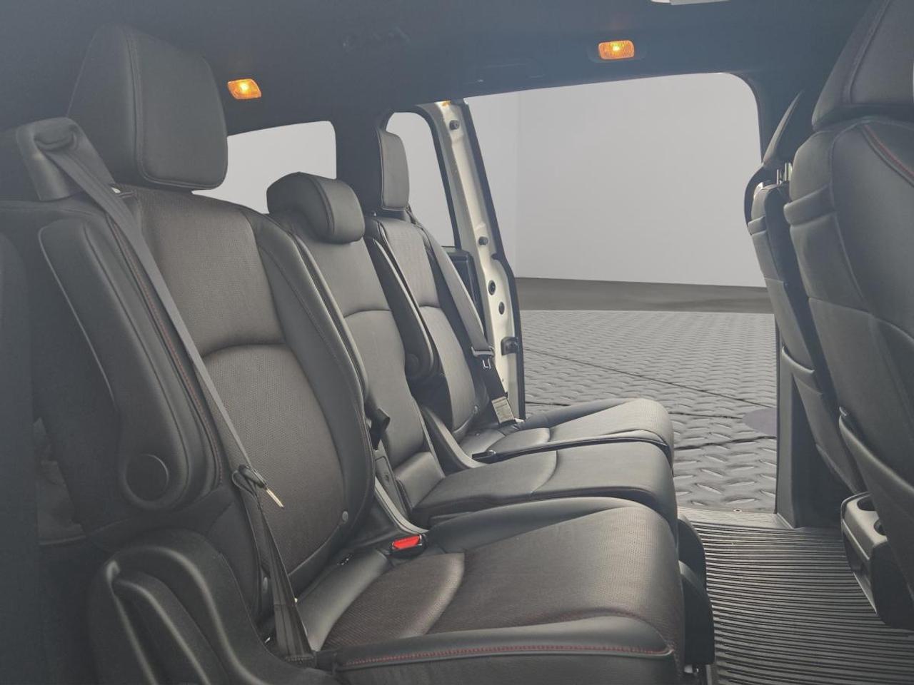 2023 Honda Odyssey Black Edition Photo