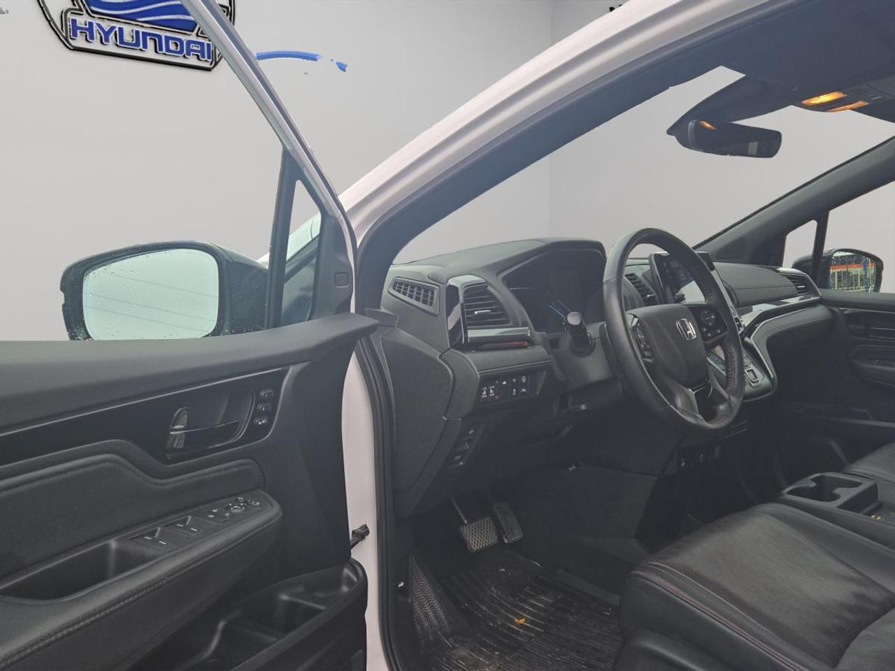 2023 Honda Odyssey Black Edition Photo