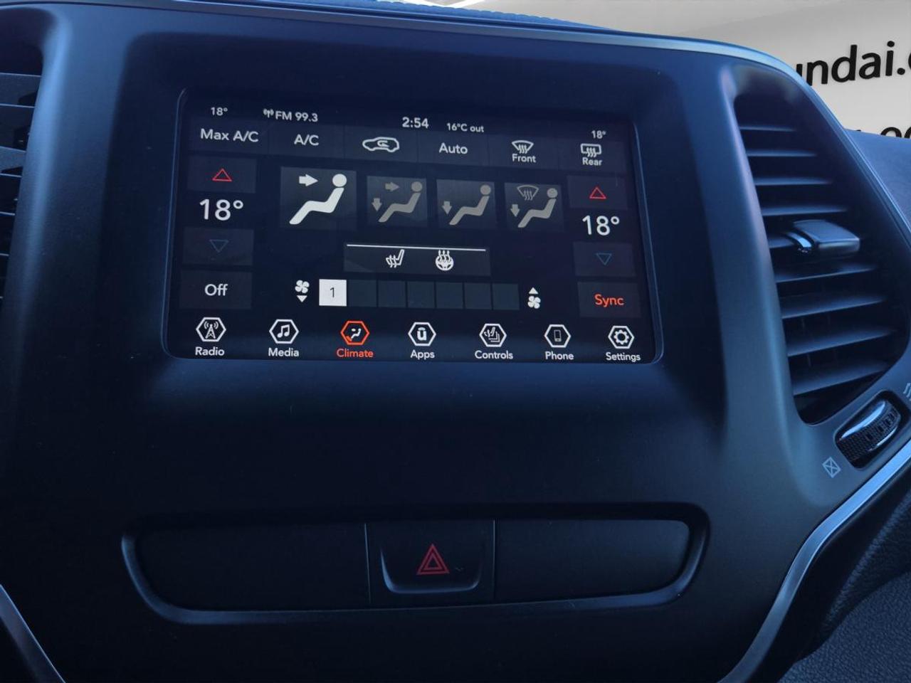 2019 Jeep Cherokee North Photo