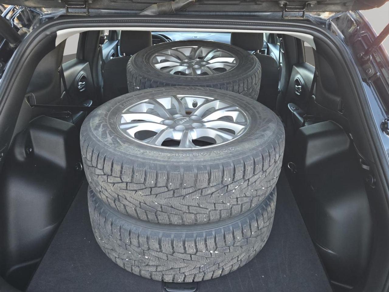 2019 Jeep Cherokee North Photo