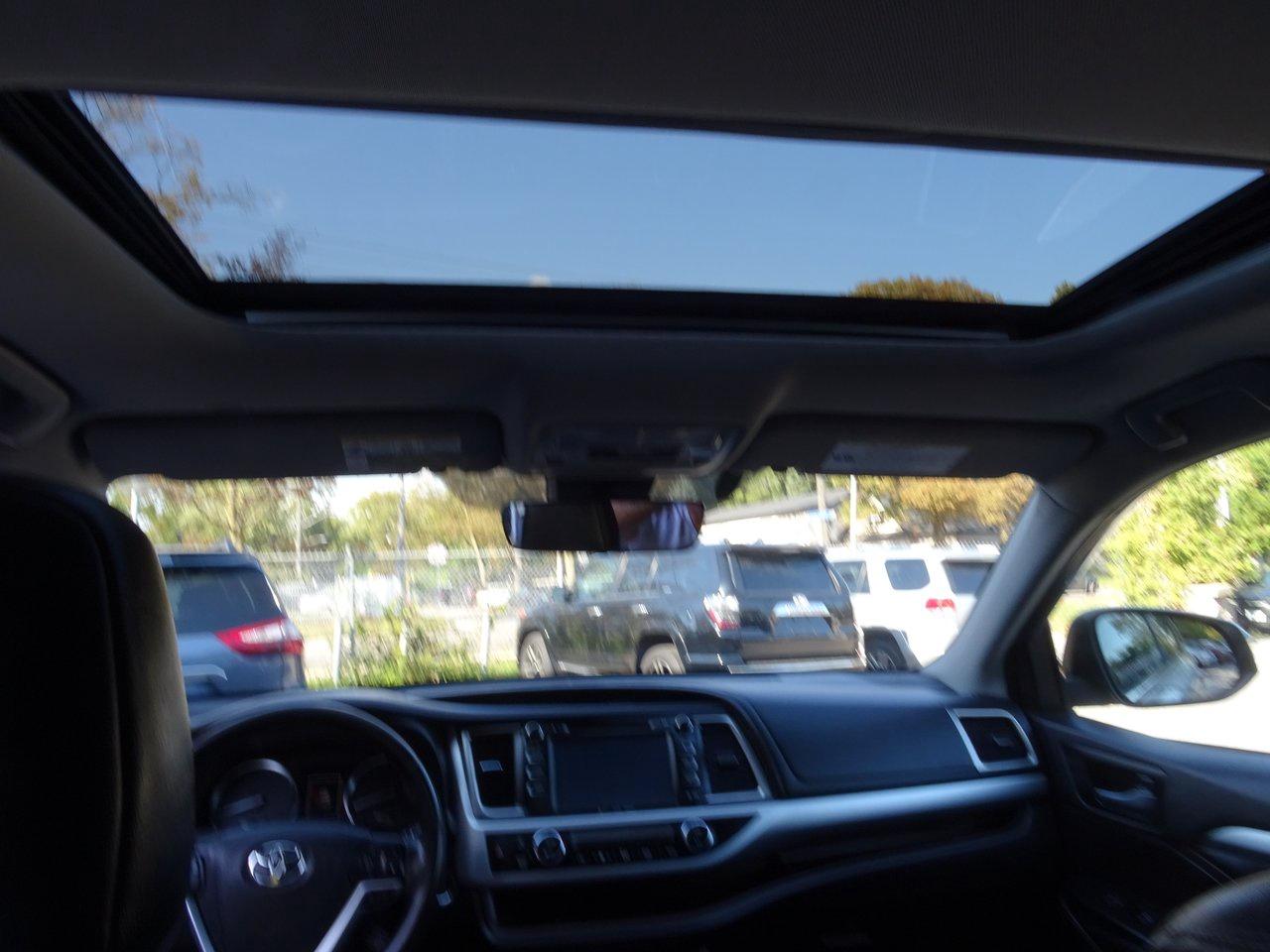 2019 Toyota Highlander XLE Photo