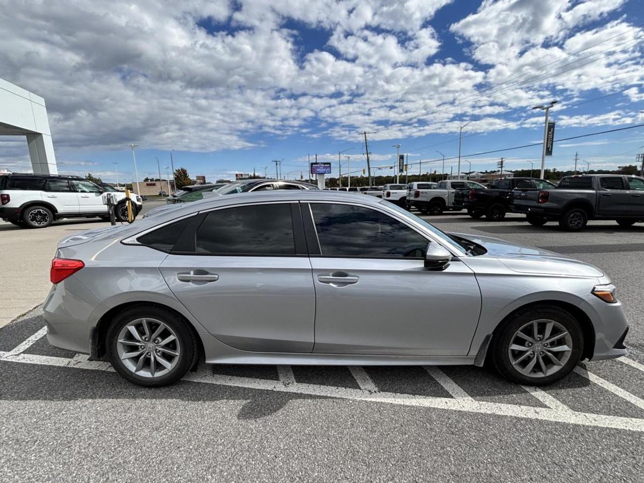 2022 Honda Civic Sedan EX Photo