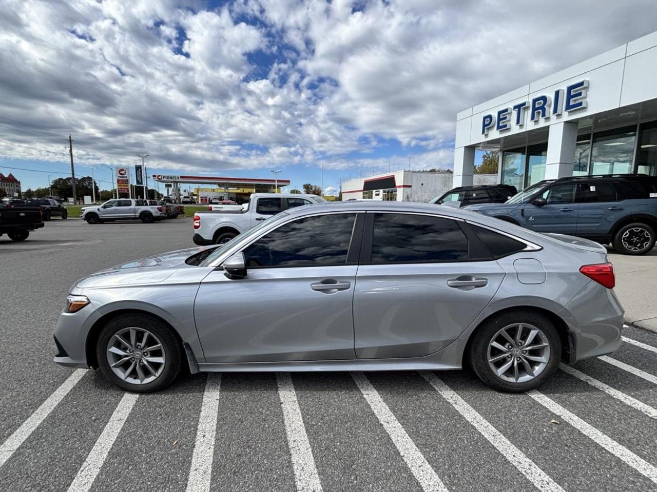 2022 Honda Civic Sedan EX Photo