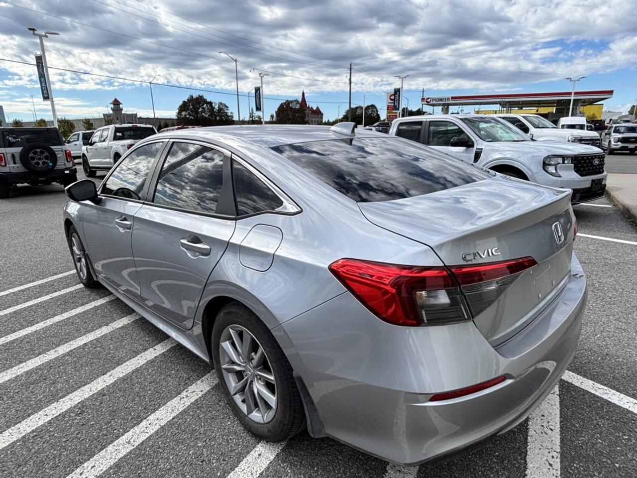 2022 Honda Civic Sedan EX Photo