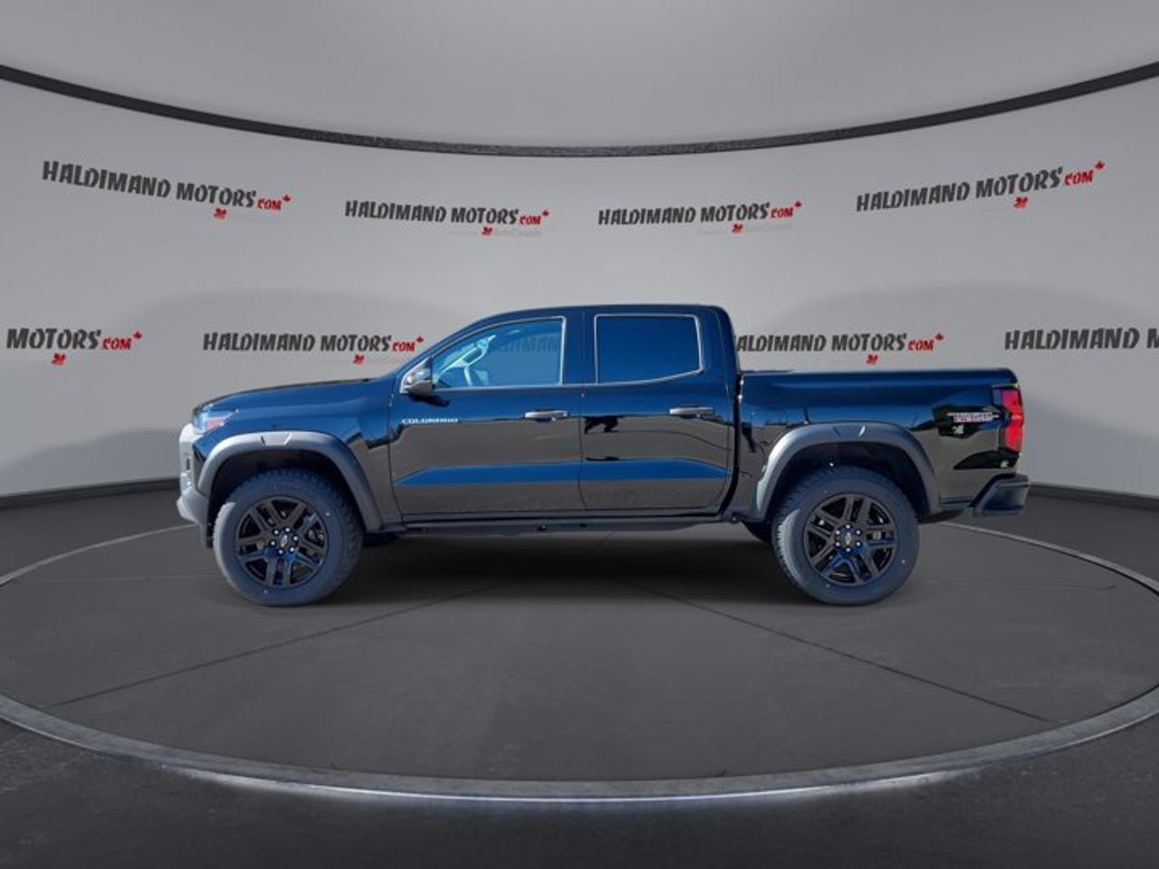 2024 Chevrolet Colorado Trail Boss Crew Cab 5' Box 4WD | One Owner Photo