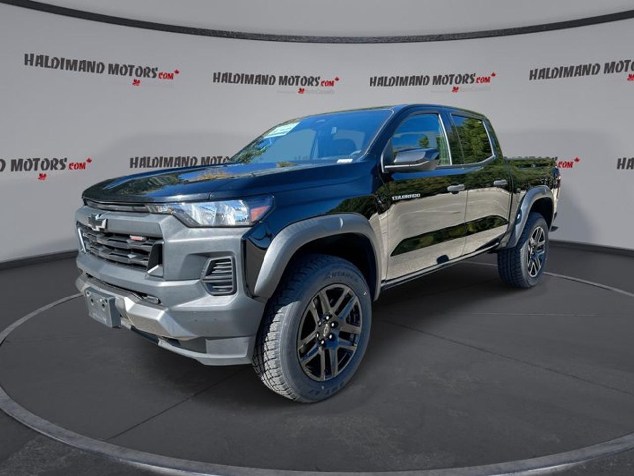 2024 Chevrolet Colorado Trail Boss Crew Cab 5' Box 4WD | One Owner Photo