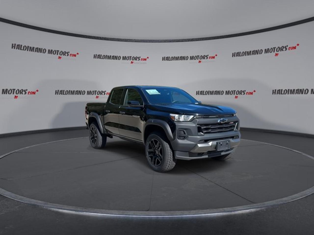 2024 Chevrolet Colorado Trail Boss Crew Cab 5' Box 4WD | One Owner Photo5