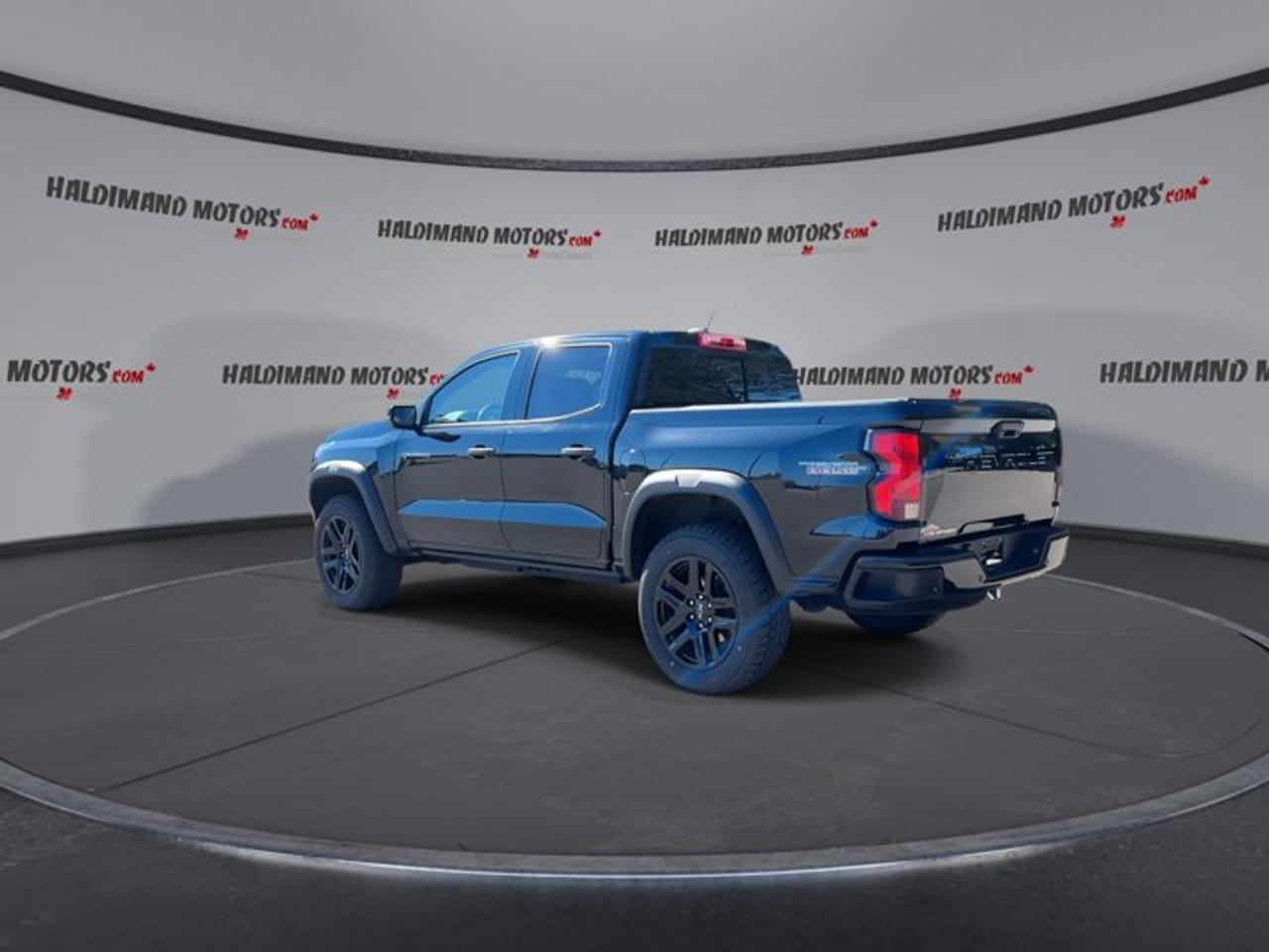 2024 Chevrolet Colorado Trail Boss Crew Cab 5' Box 4WD | One Owner Photo