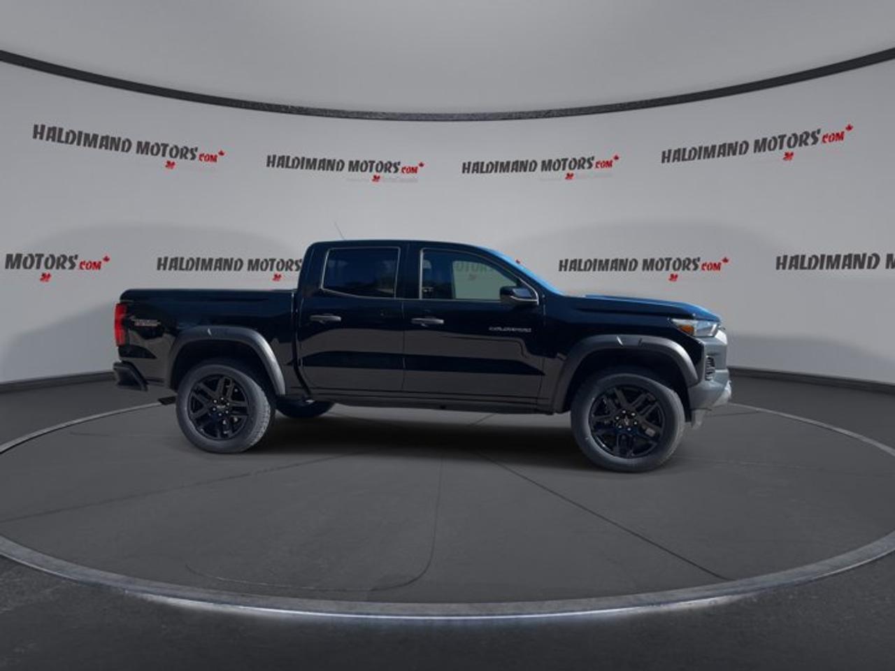 2024 Chevrolet Colorado Trail Boss Crew Cab 5' Box 4WD | One Owner Photo