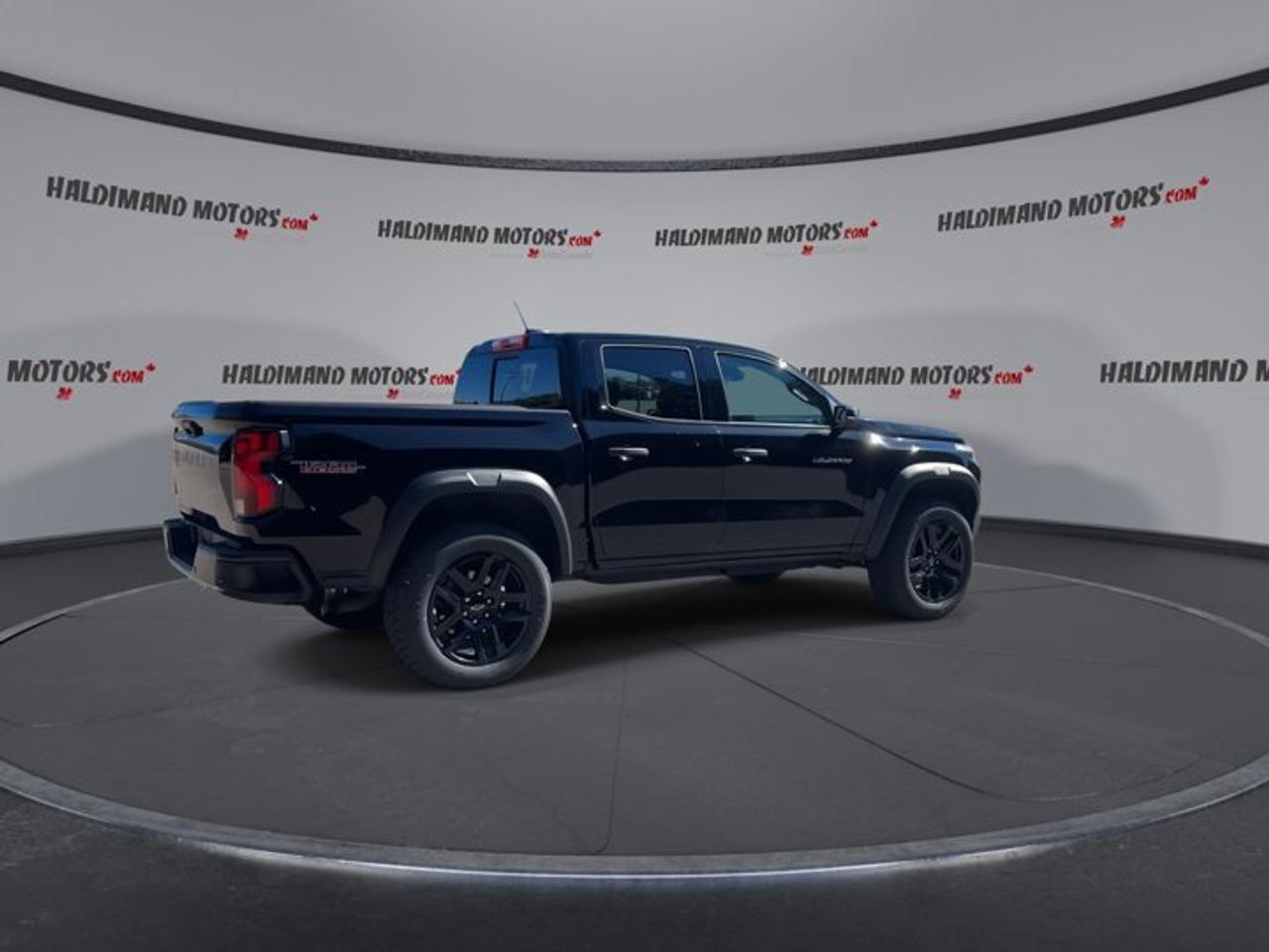 2024 Chevrolet Colorado Trail Boss Crew Cab 5' Box 4WD | One Owner Photo