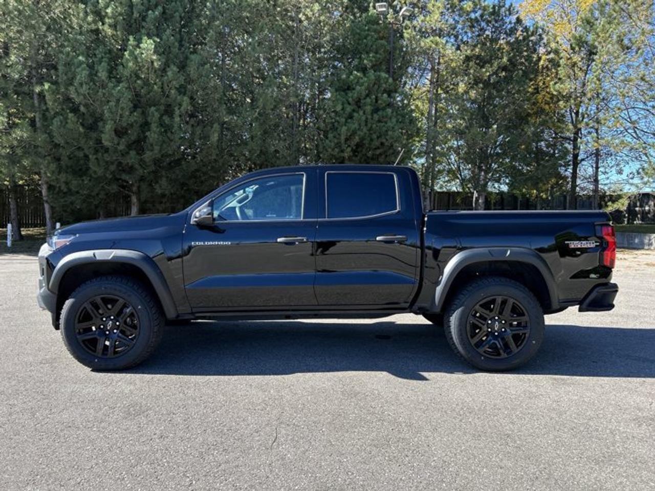 2024 Chevrolet Colorado Trail Boss Crew Cab 5' Box 4WD | One Owner Photo