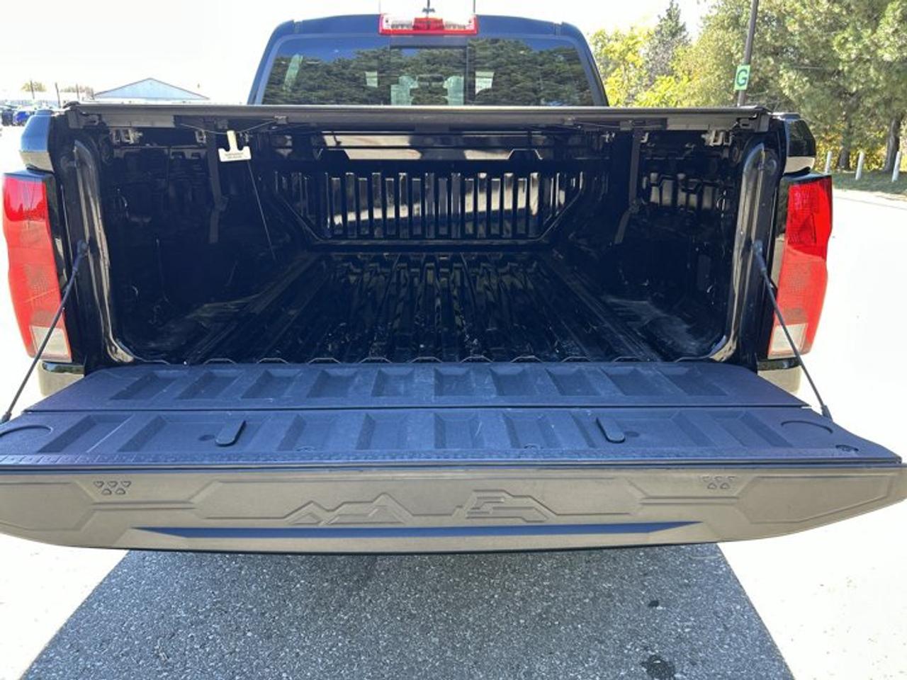 2024 Chevrolet Colorado Trail Boss Crew Cab 5' Box 4WD | One Owner Photo