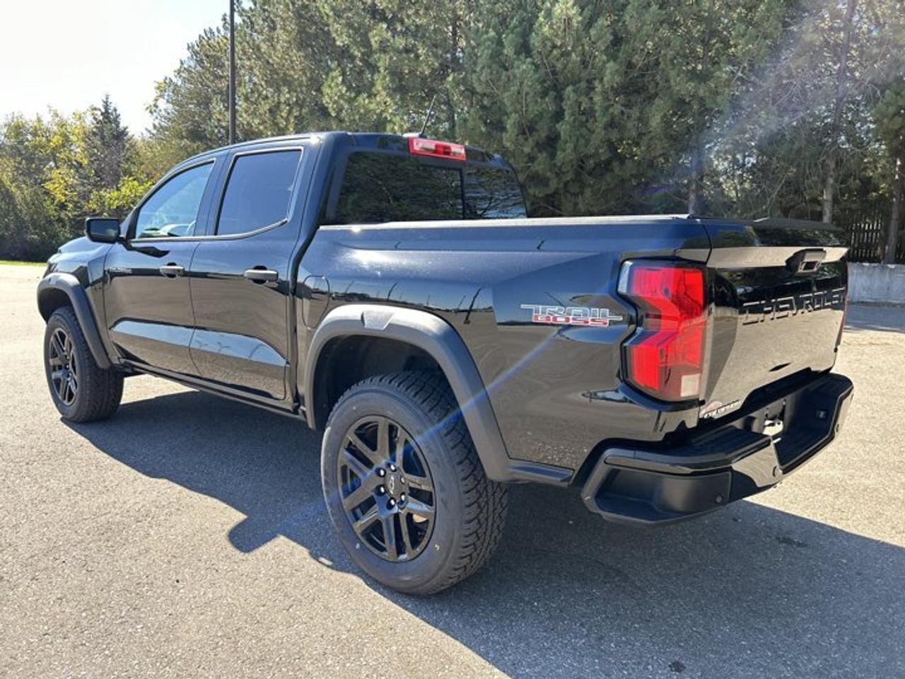 2024 Chevrolet Colorado Trail Boss Crew Cab 5' Box 4WD | One Owner Photo