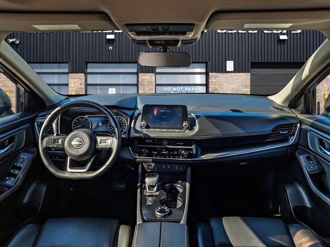 2024 Nissan Rogue SV Premium AWD | Leather | Sunroof | Power Seat | Adaptive Cruise | Heated Wheel + Seats | and More! Photo