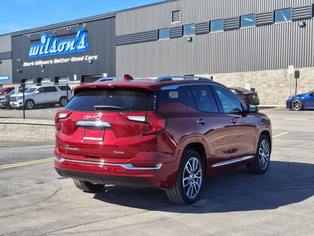 2024 GMC Terrain Denali AWD | Leather | Pano Roof | Nav | Heated Seats + Steering | Bose Audio | and More ! Photo