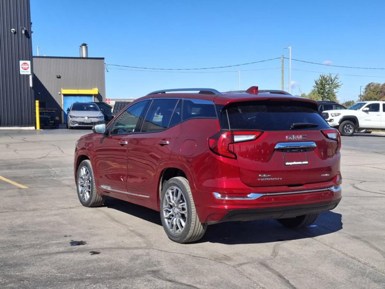 2024 GMC Terrain Denali AWD | Leather | Pano Roof | Nav | Heated Seats + Steering | Bose Audio | and More ! Photo