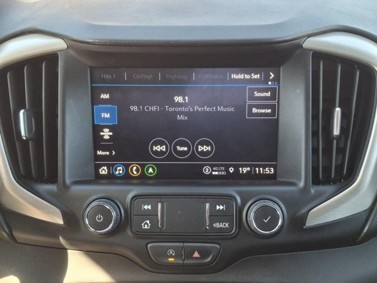 2024 GMC Terrain Denali AWD | Leather | Pano Roof | Nav | Heated Seats + Steering | Bose Audio | and More ! Photo