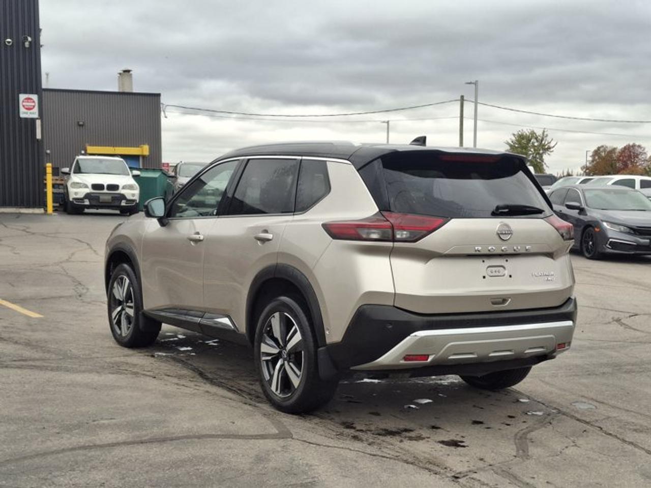 2022 Nissan Rogue Platinum AWD | Leather | Sunroof | Nav | HUD | 360 Camera | Heated Wheel + Seats | CarPlay & More ! Photo2
