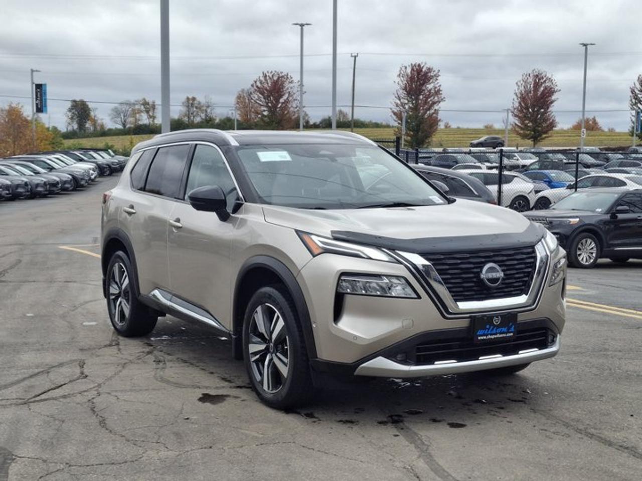 2022 Nissan Rogue Platinum AWD | Leather | Sunroof | Nav | HUD | 360 Camera | Heated Wheel + Seats | CarPlay & More ! Photo
