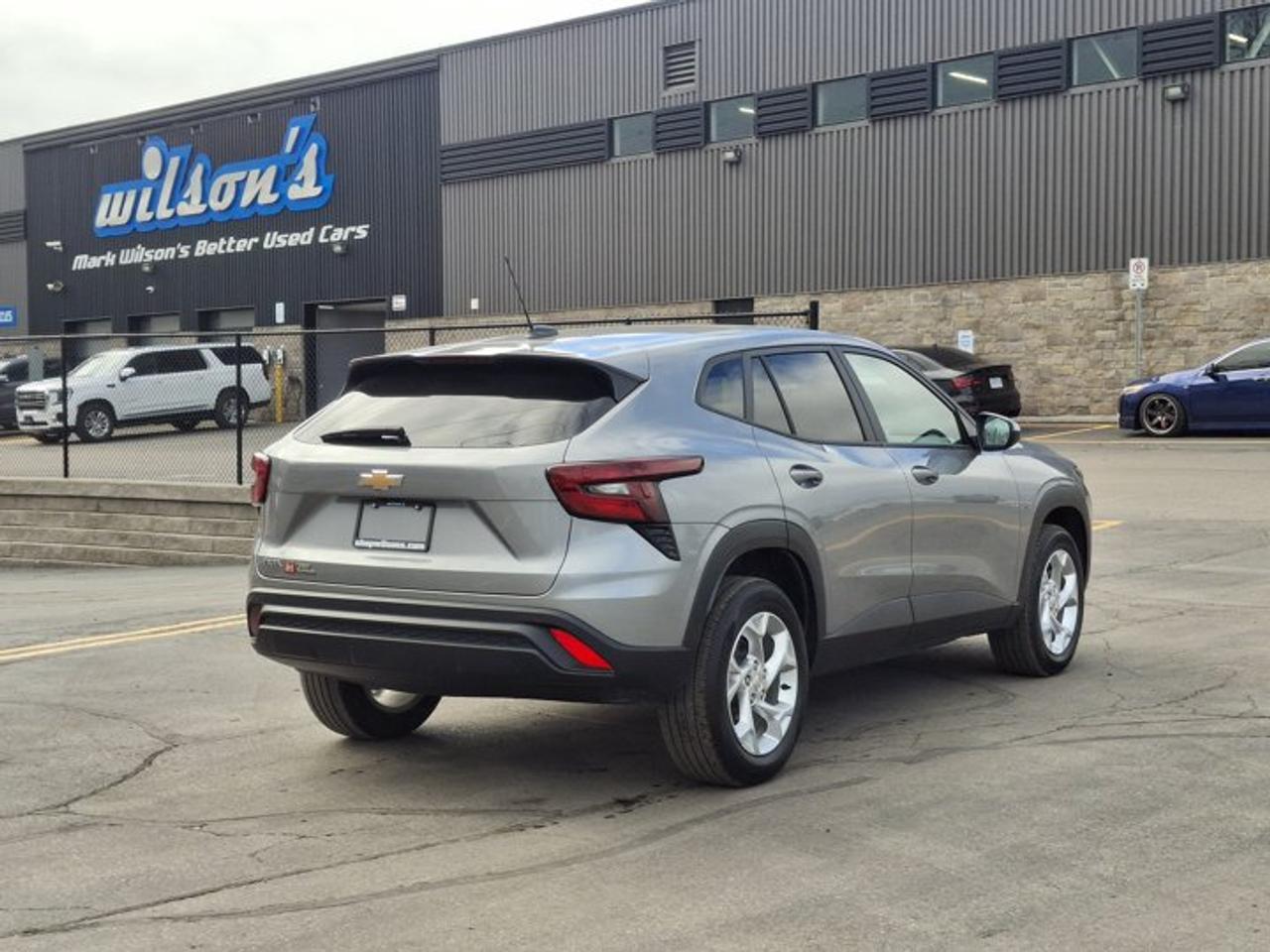 2025 Chevrolet Trax LS | Heated Seats | Remote Start | Lane Keep Assist | Carplay + Android Auto | BSM and More ! Photo