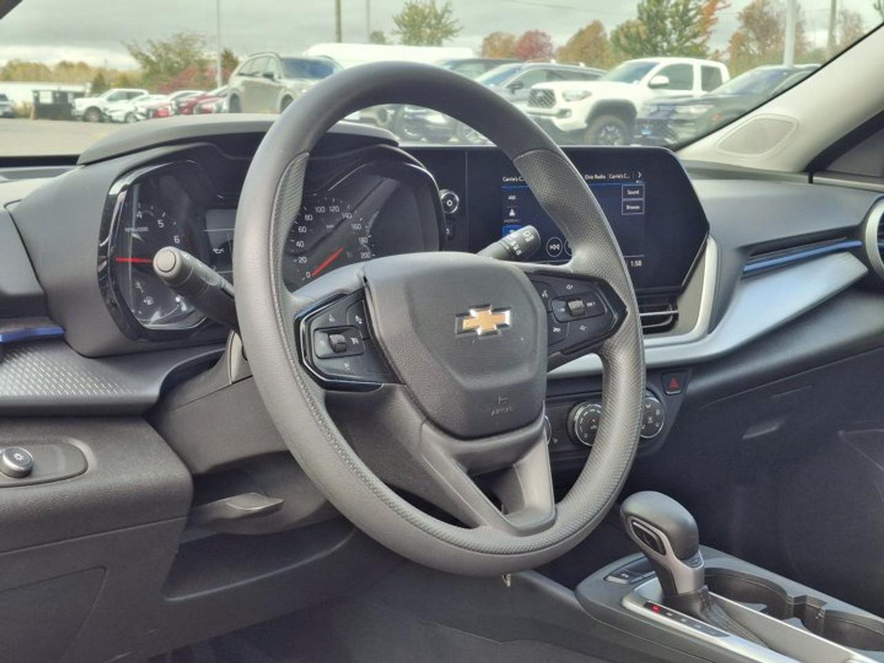 2025 Chevrolet Trax LS | Heated Seats | Remote Start | Lane Keep Assist | Carplay + Android Auto | BSM and More ! Photo