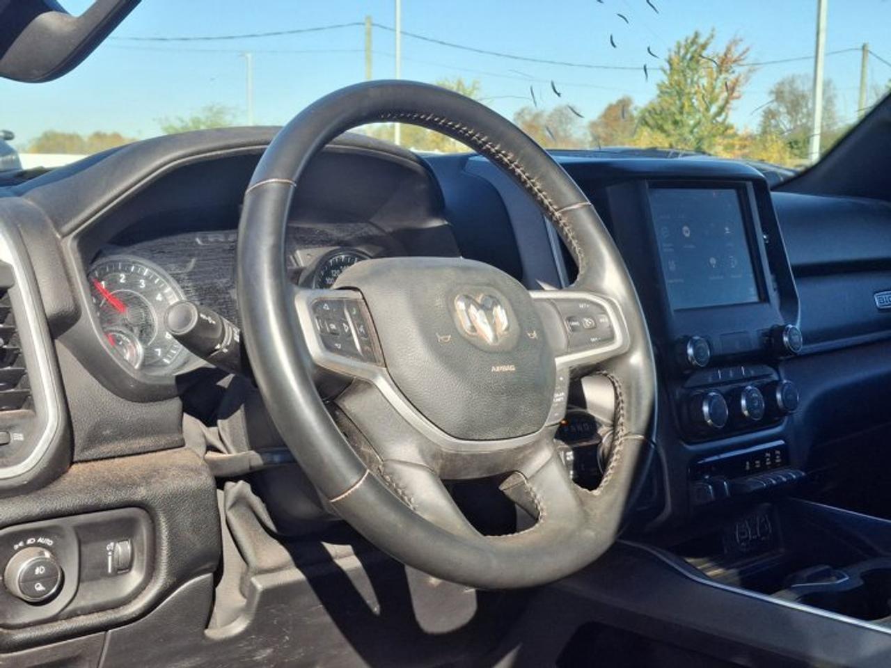 2022 RAM 1500 Big Horn Crew 4X4 | RamBox | Heated Bucket Seats | Heated Wheel | Remote Start | and More ! Photo