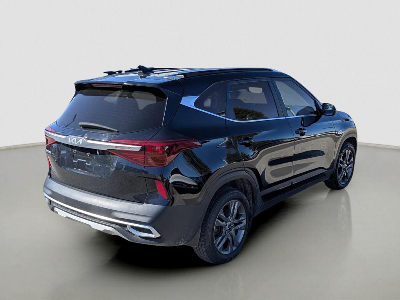 2023 Kia Seltos EX Photo