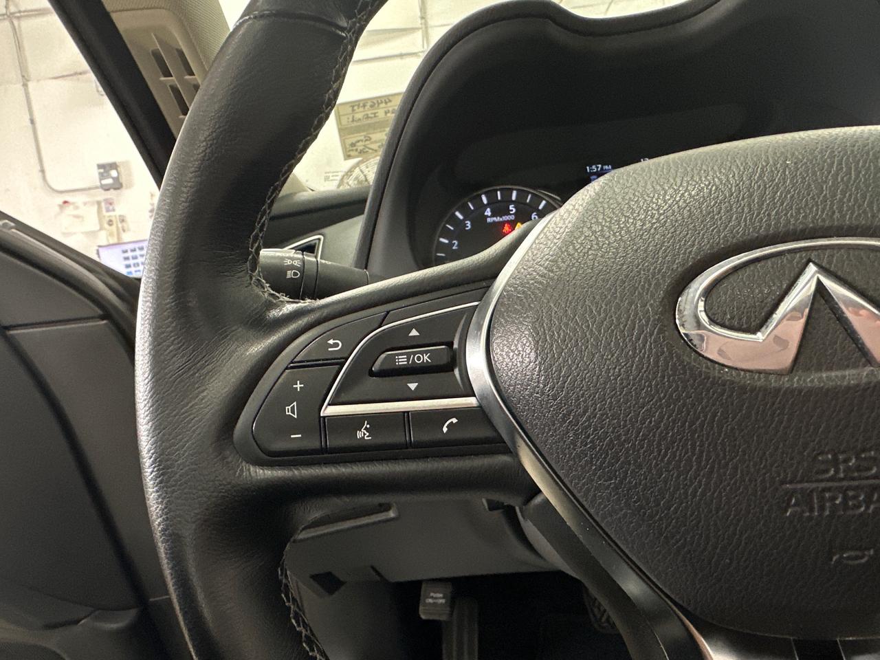 2024 Infiniti Q50 Luxe LUXE/AWD/LEATHER/SUNROOF/NAVI/26KM/OFF 1 OWNER NISSAN LEASE! Photo