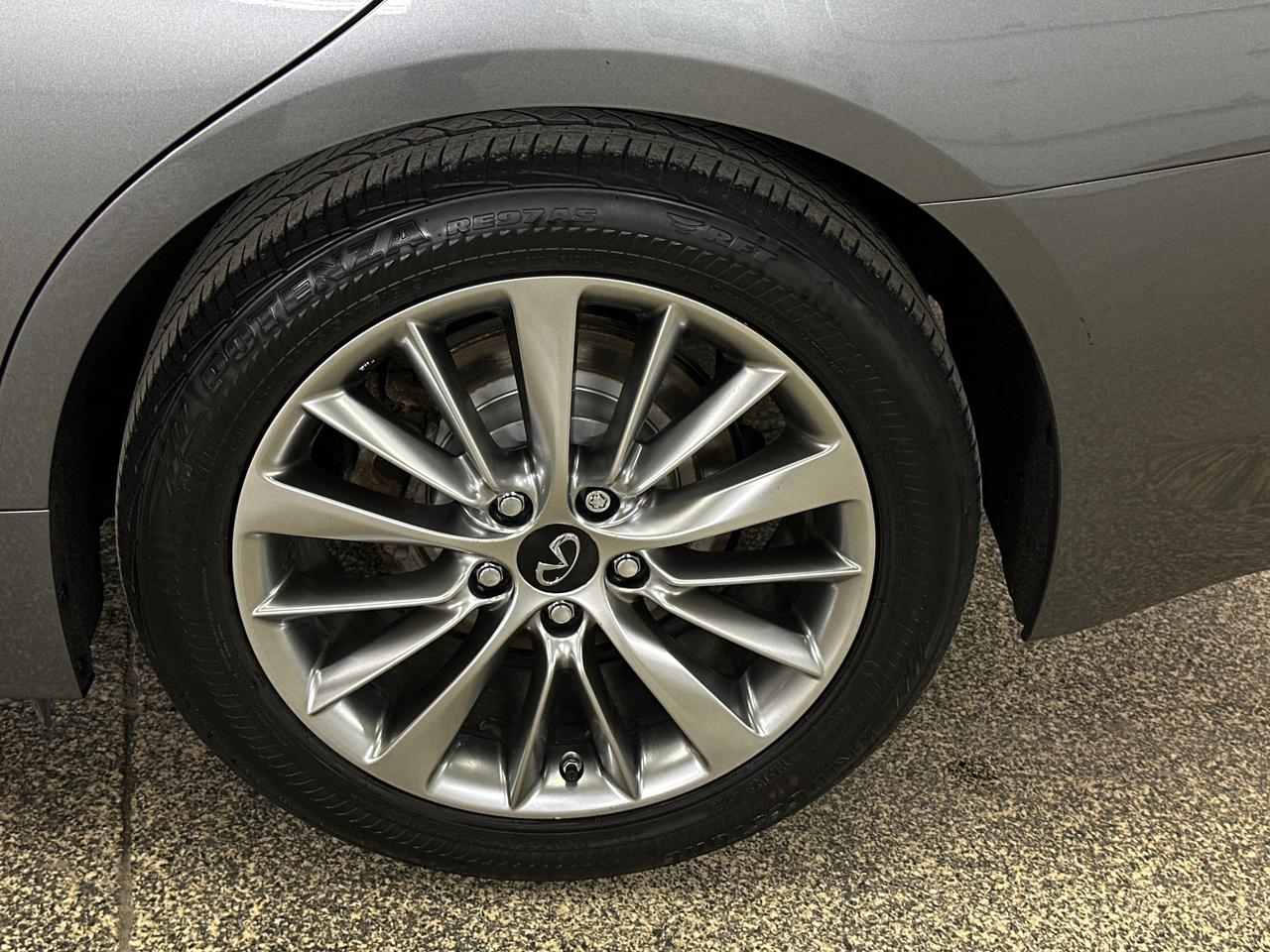 2024 Infiniti Q50 Luxe LUXE/AWD/LEATHER/SUNROOF/NAVI/26KM/OFF 1 OWNER NISSAN LEASE! Photo