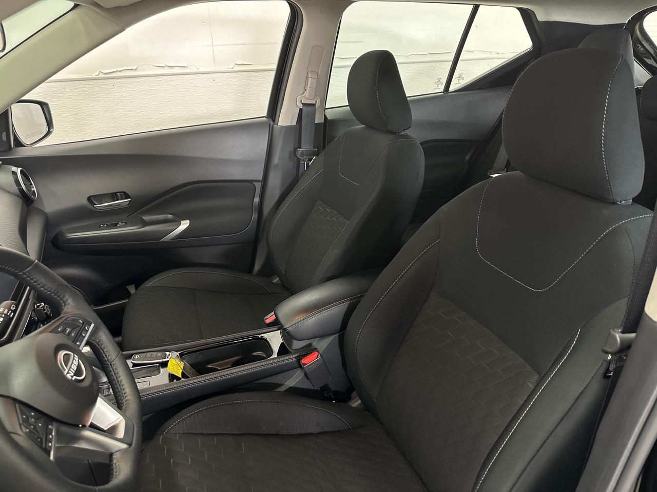 2024 Nissan Kicks SV/AUTO/16800KM/OFF 1 OWNER NISSAN LEASE! Photo